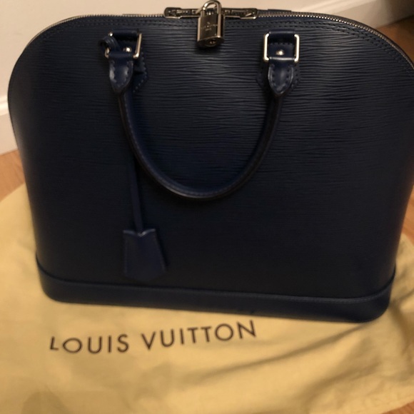 Authentic Louis Vuitton Blue Alma Epi GM - Picture 8 of 8